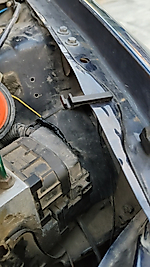 OPEL CORSA B KAPUT DEMİR TUTUCU